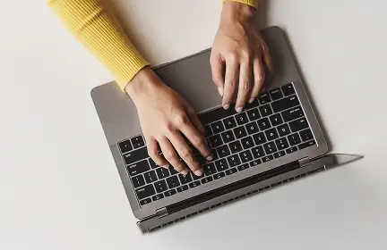 How Real-Time AI, Transcription, and Unified Routing Improve Agent Efficiency